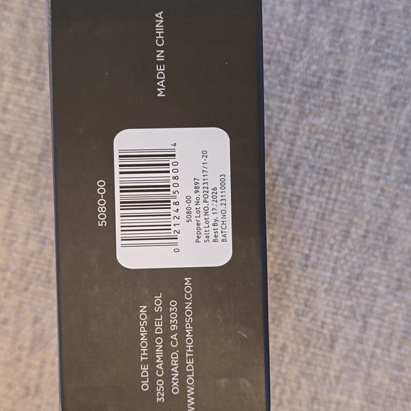 Salt and Pepper Grinder - Picture 3 of 4